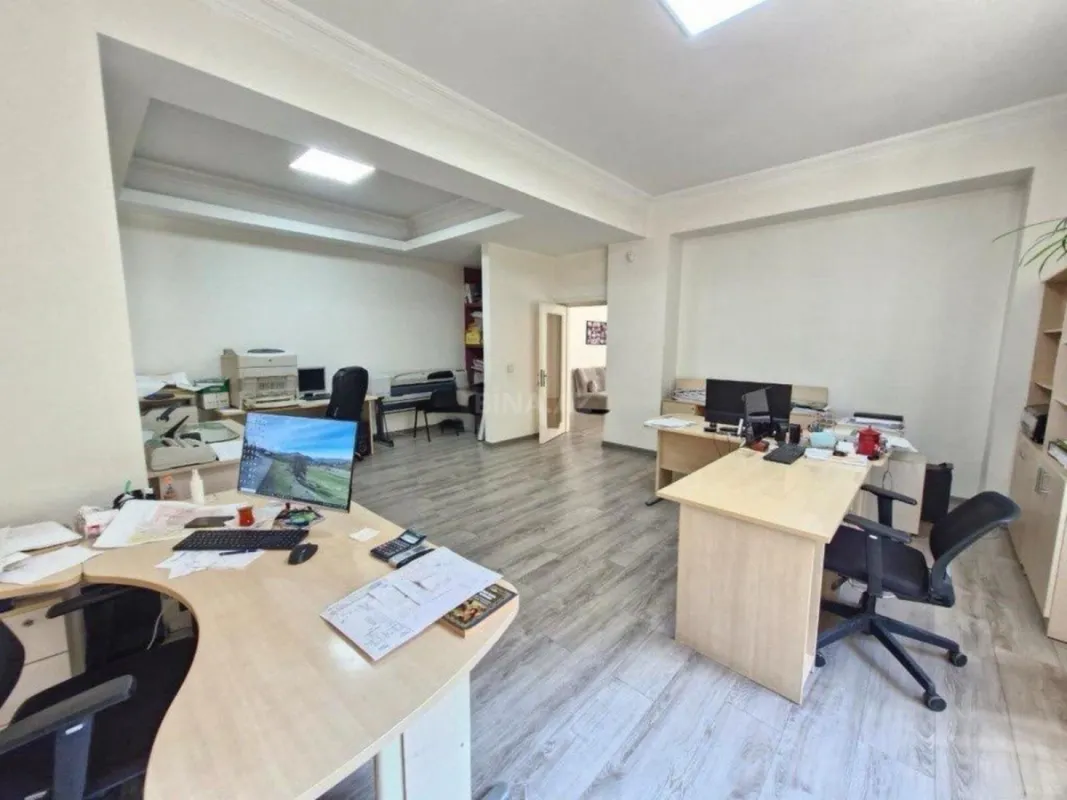 Kirayə verilir 7 otaqlı ofis 351 m²