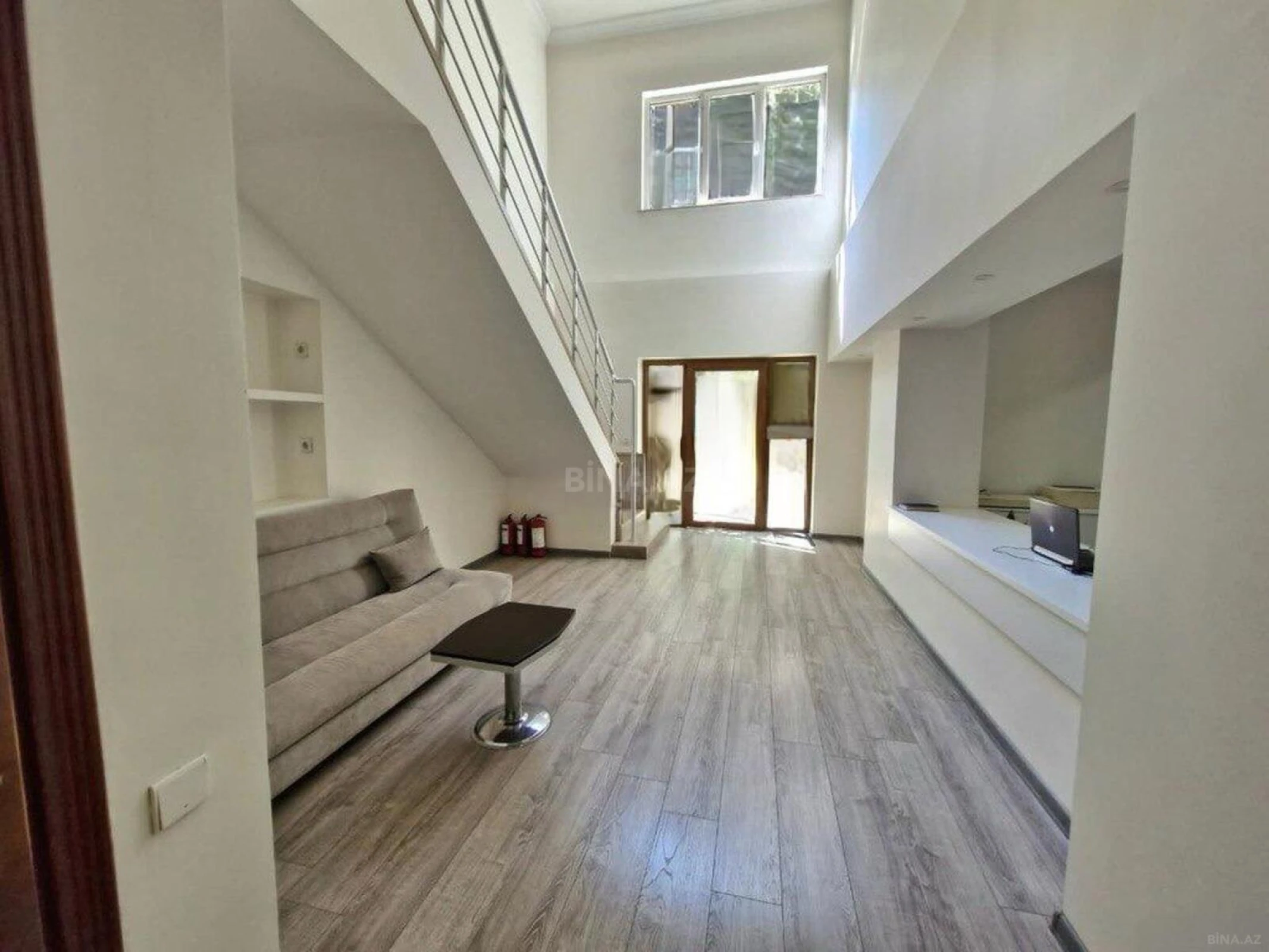 Kirayə verilir 7 otaqlı ofis 351 m²