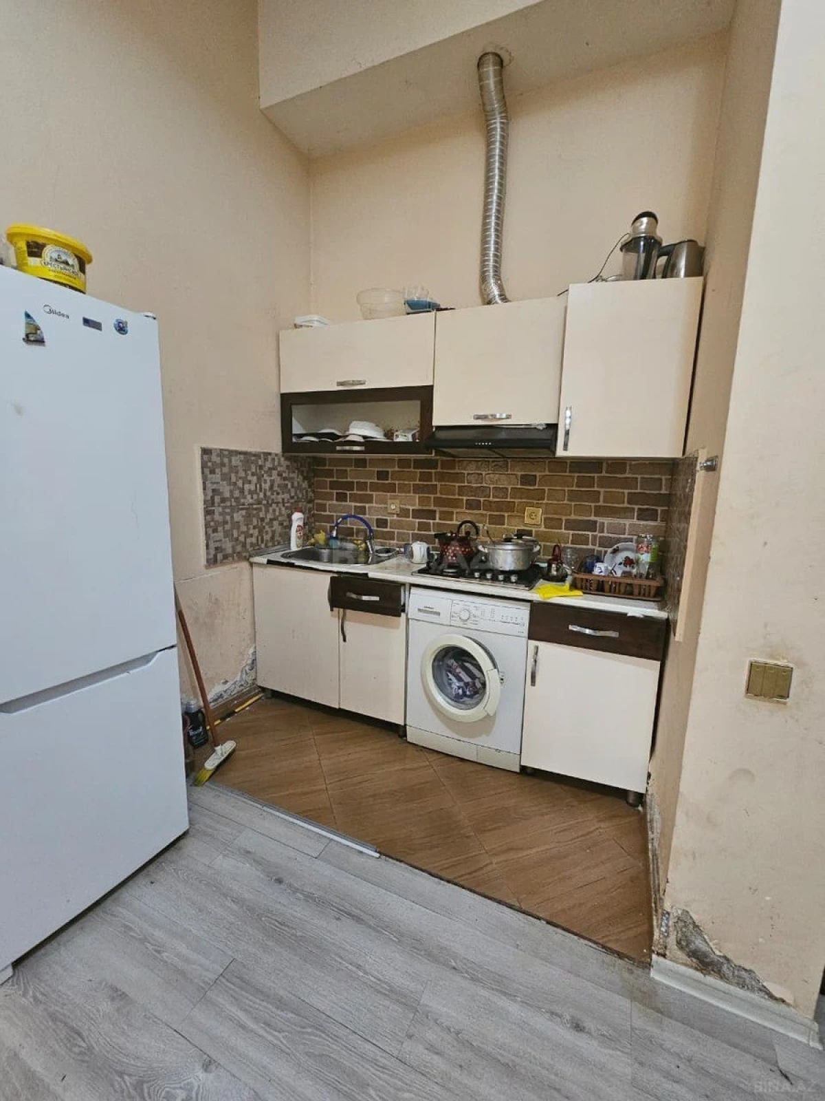 Satılır 3 otaqlı mənzil 108.8 m²