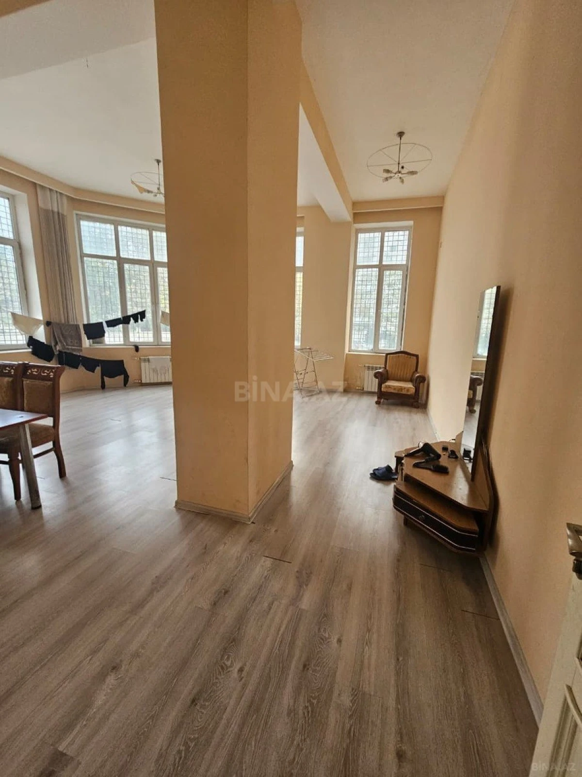 Satılır 3 otaqlı mənzil 108.8 m²