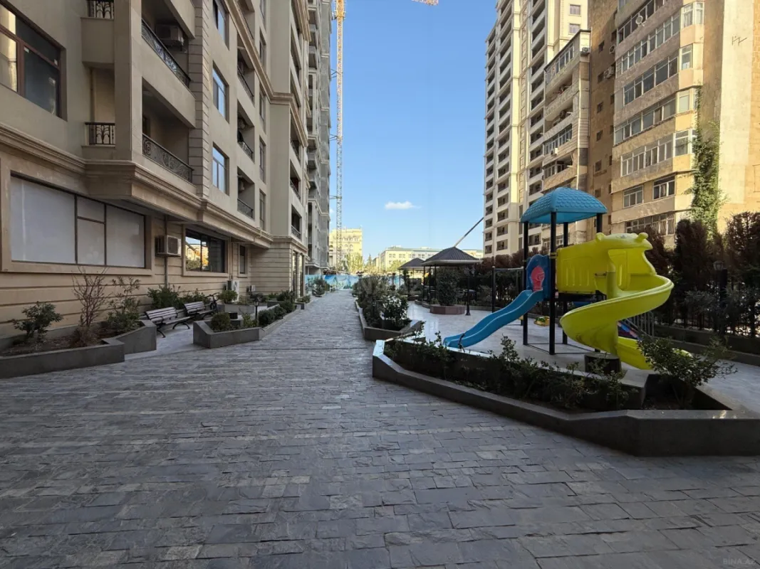 Satılır 3 otaqlı mənzil 104 m²