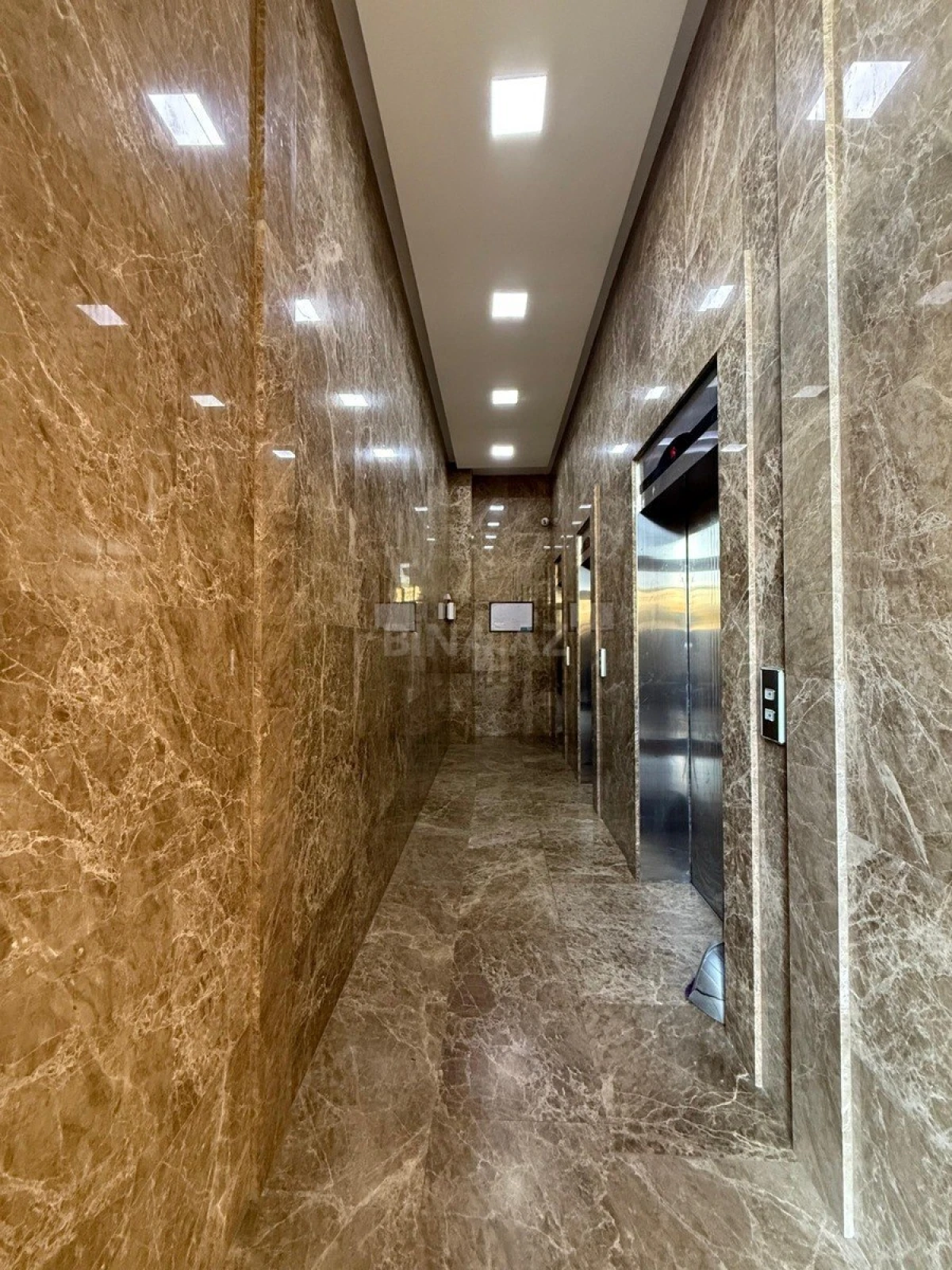 Satılır 3 otaqlı mənzil 104 m²