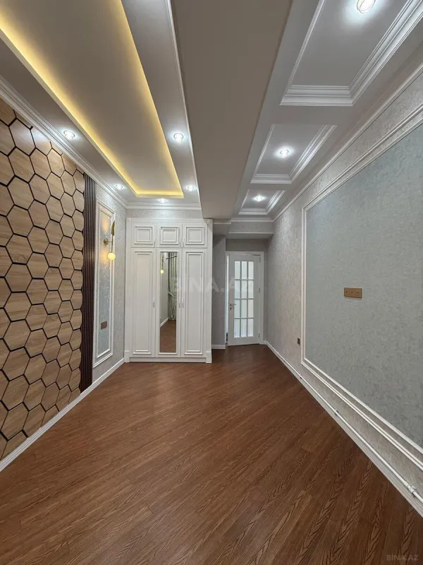 Satılır 3 otaqlı mənzil 104 m²