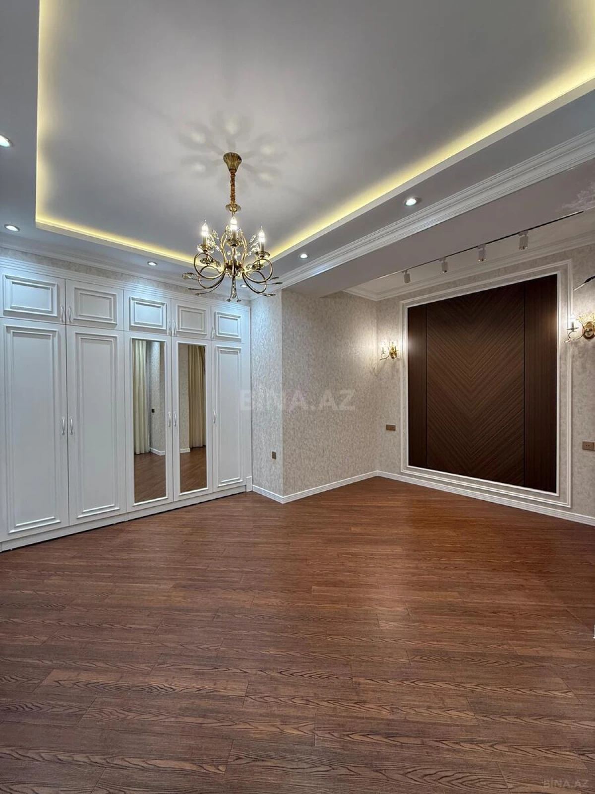 Satılır 3 otaqlı mənzil 104 m²