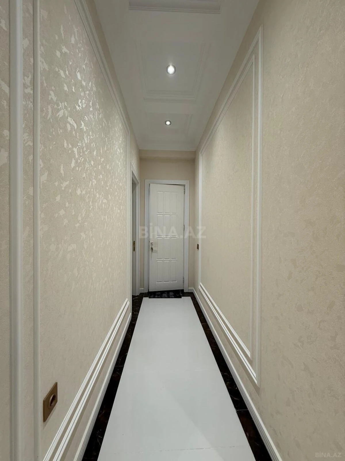 Satılır 3 otaqlı mənzil 104 m²