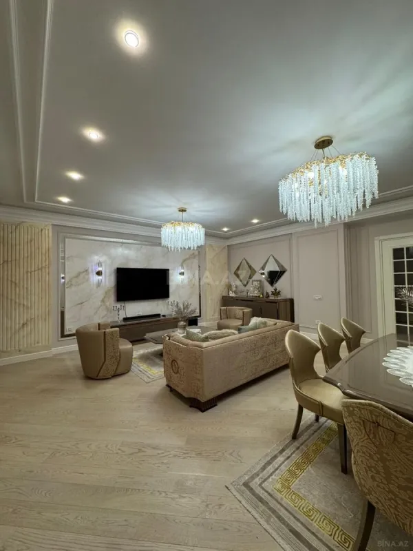 Satılır 5 otaqlı mənzil 300 m²