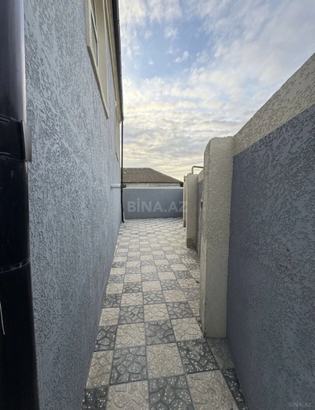 Satılır 4 otaqlı həyət evi 150 m²