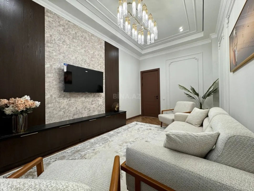 Kirayə verilir 3 otaqlı mənzil 130 m²