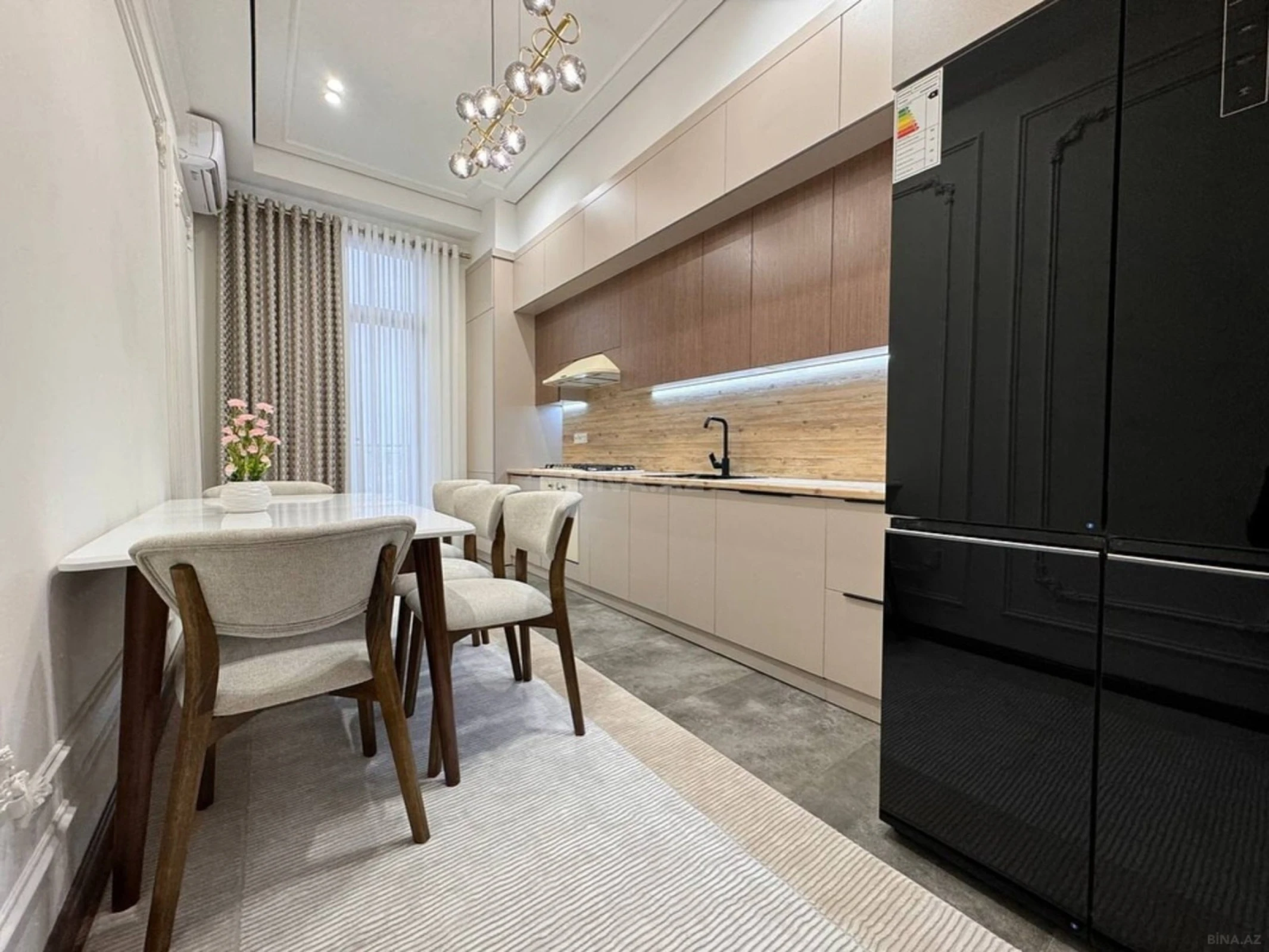 Kirayə verilir 3 otaqlı mənzil 130 m²