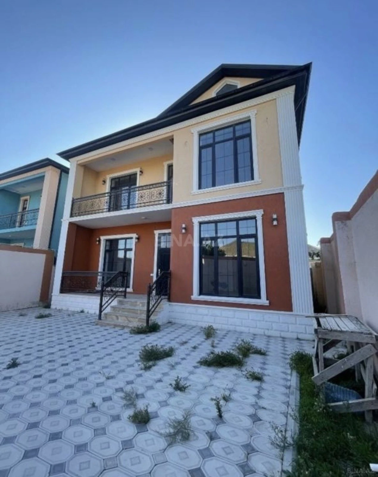 Satılır 6 otaqlı həyət evi 140 m²