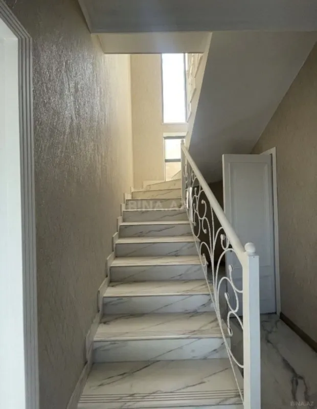 Satılır 6 otaqlı həyət evi 140 m²