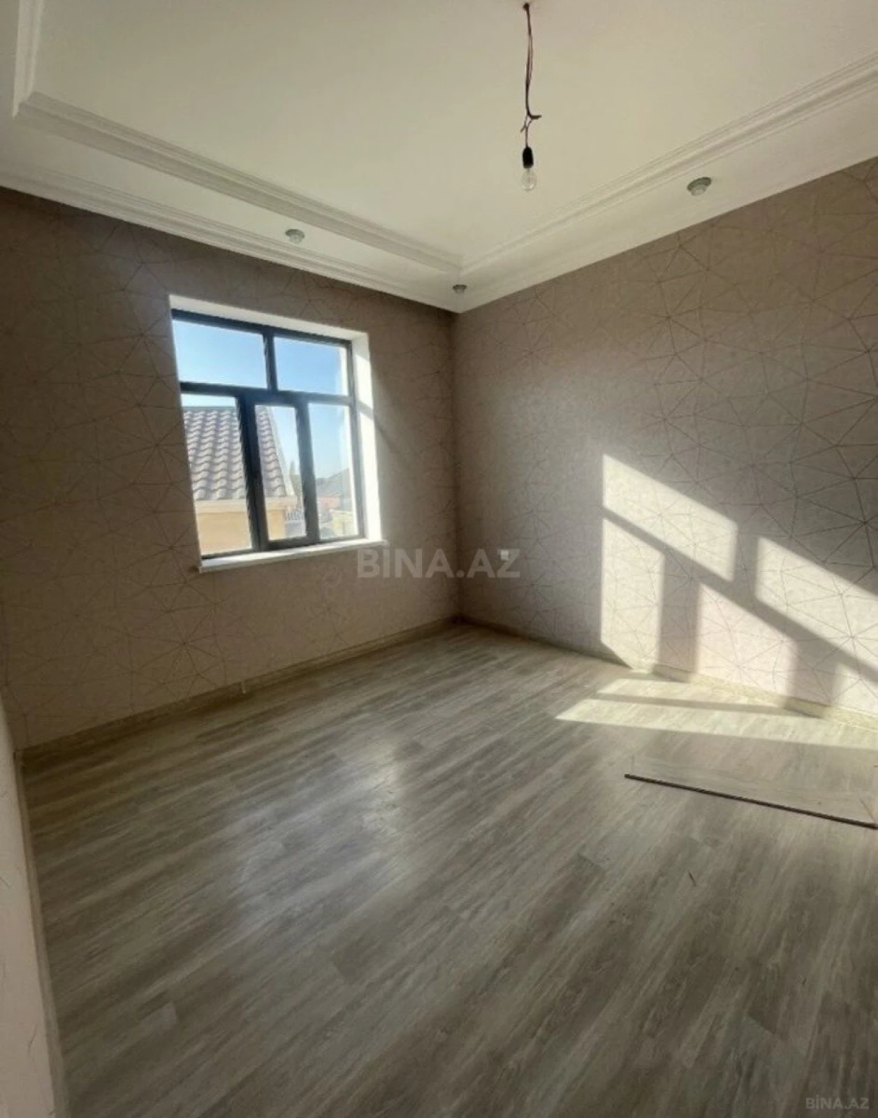 Satılır 6 otaqlı həyət evi 140 m²