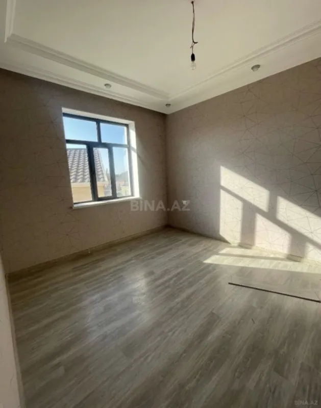 Satılır 6 otaqlı həyət evi 140 m²