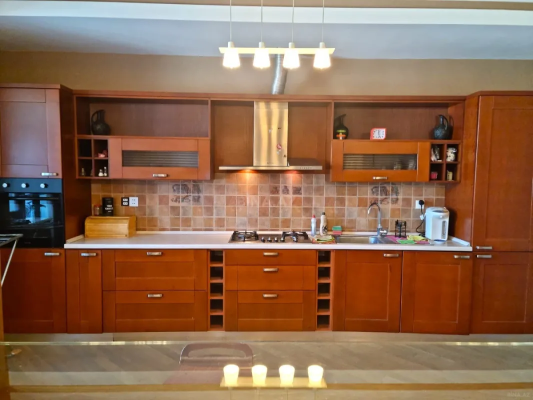 Satılır 4 otaqlı mənzil 165 m²