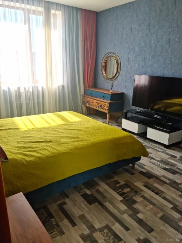Satılır 4 otaqlı mənzil 165 m²