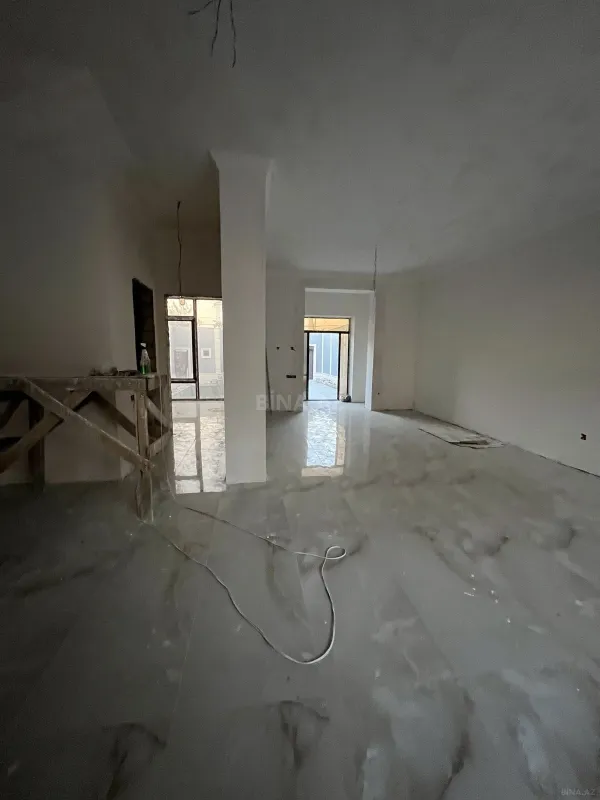 Satılır 5 otaqlı həyət evi 195 m²