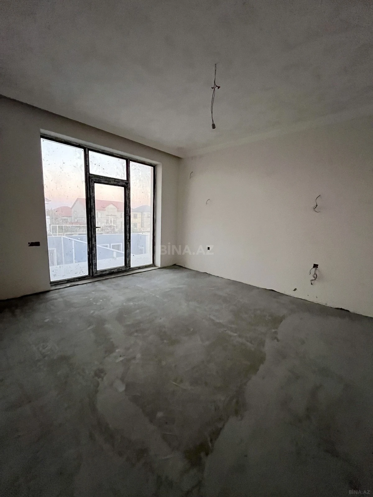 Satılır 5 otaqlı həyət evi 195 m²