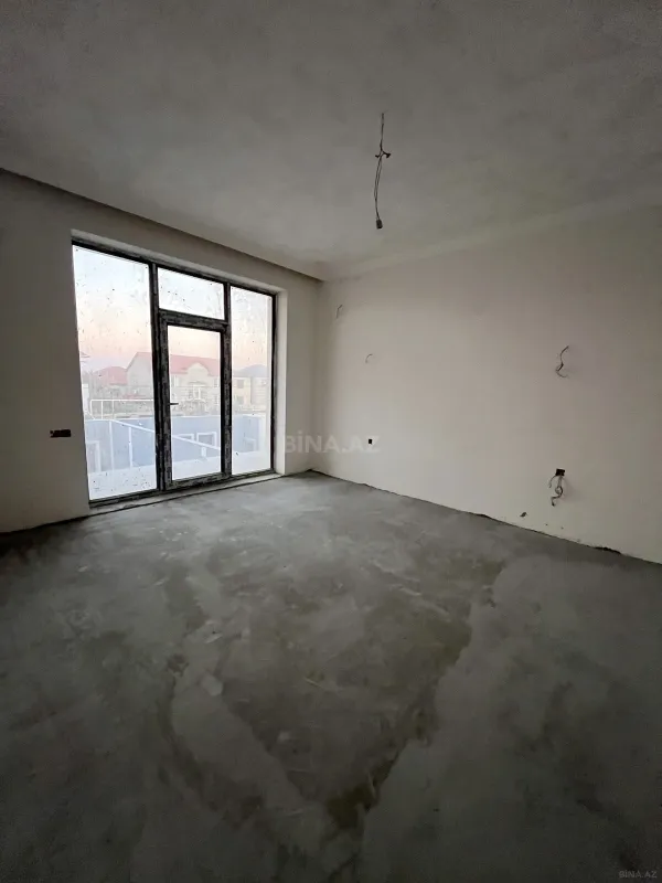 Satılır 5 otaqlı həyət evi 195 m²