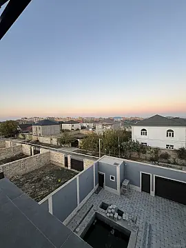 Satılır 5 otaqlı həyət evi 195 m²