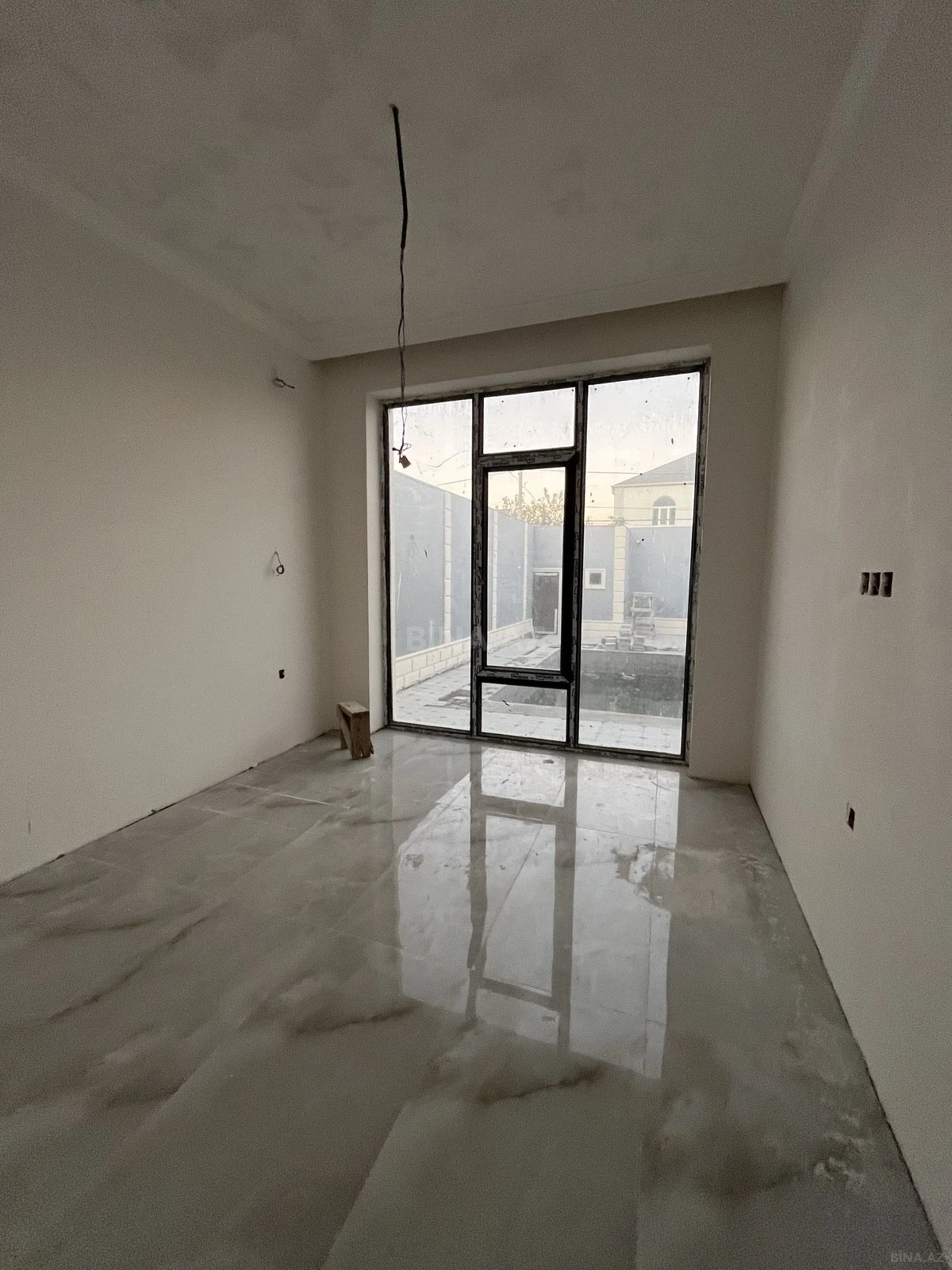 Satılır 5 otaqlı həyət evi 195 m²