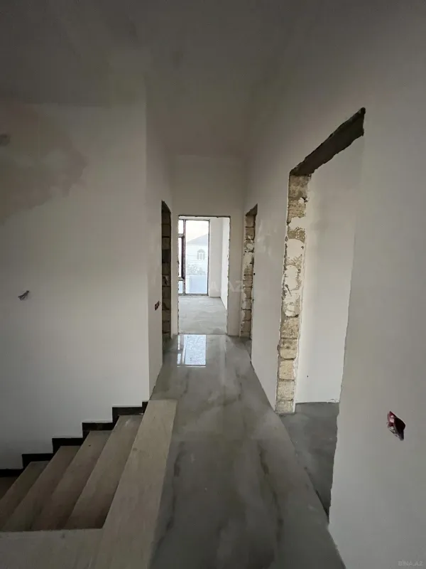 Satılır 5 otaqlı həyət evi 195 m²