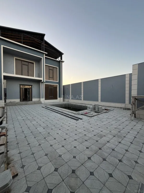 Satılır 5 otaqlı həyət evi 195 m²