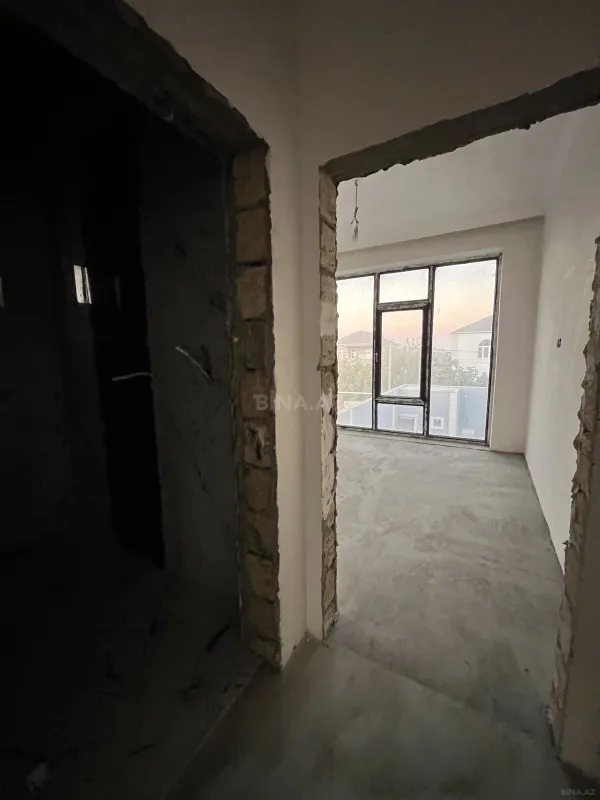 Satılır 5 otaqlı həyət evi 195 m²