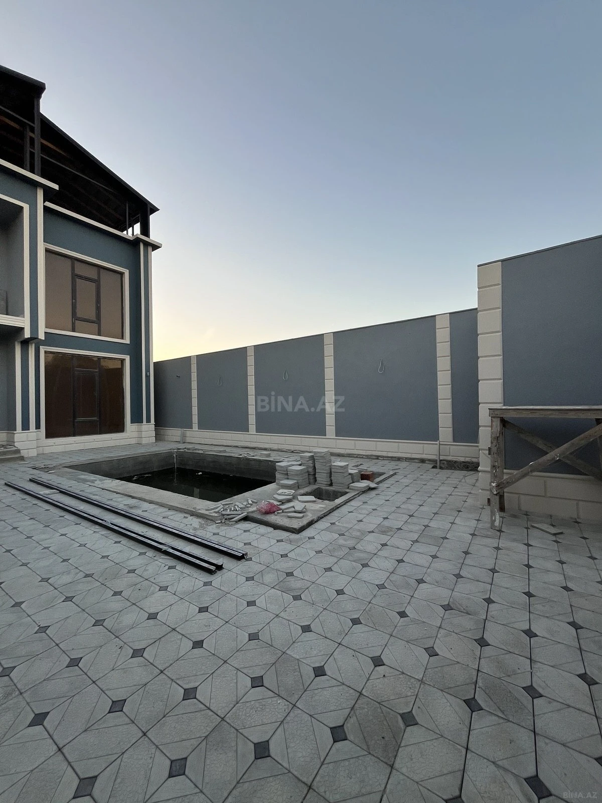 Satılır 5 otaqlı həyət evi 195 m²