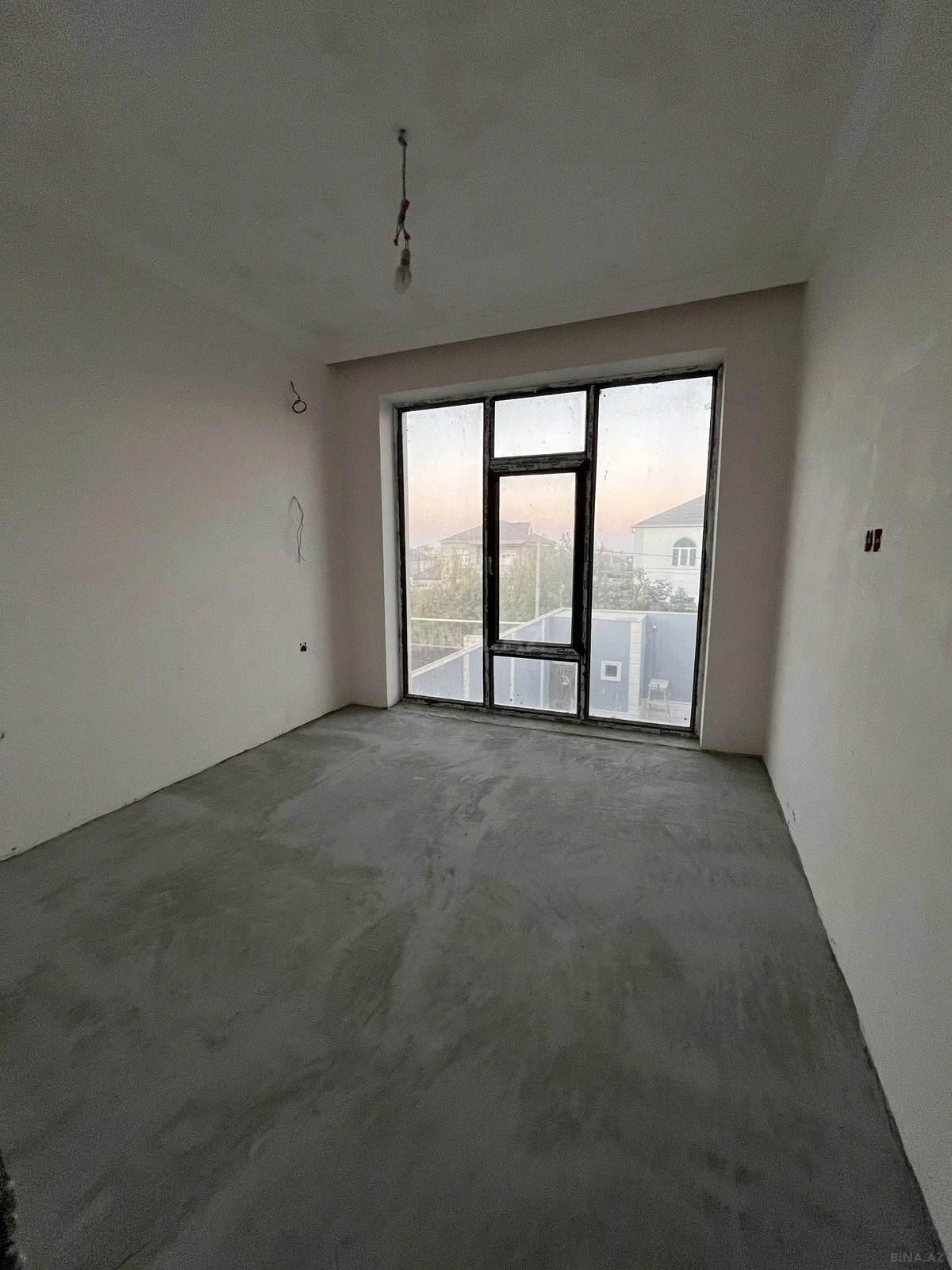 Satılır 5 otaqlı həyət evi 195 m²