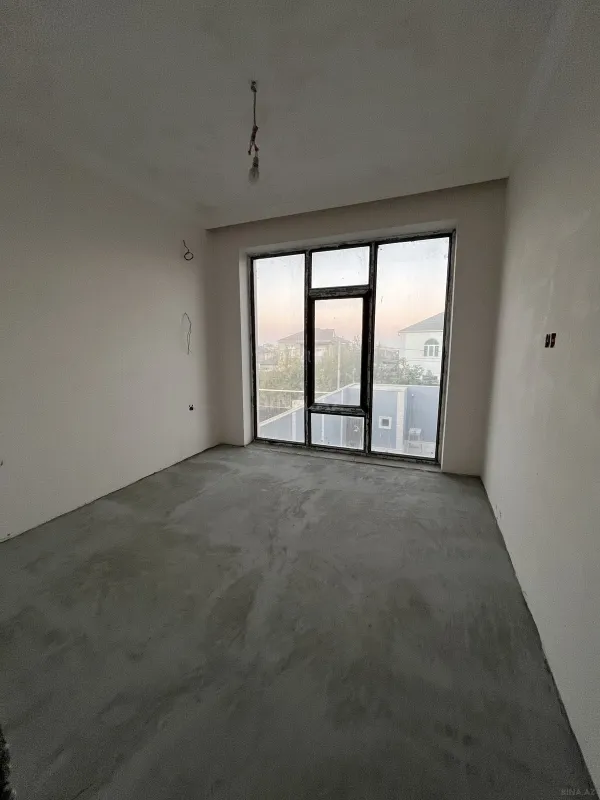 Satılır 5 otaqlı həyət evi 195 m²