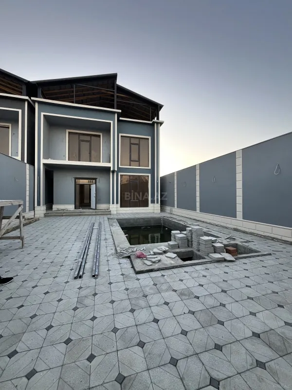 Satılır 5 otaqlı həyət evi 195 m²