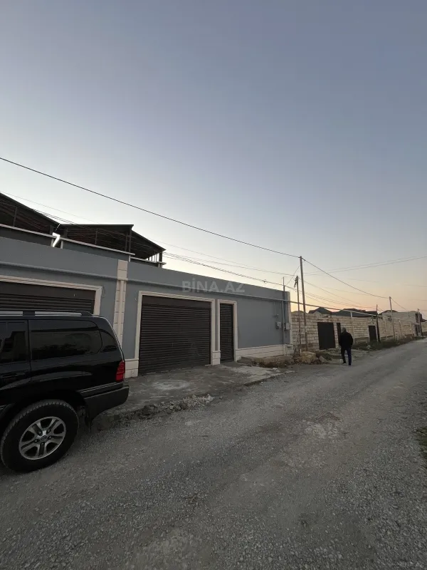 Satılır 5 otaqlı həyət evi 195 m²