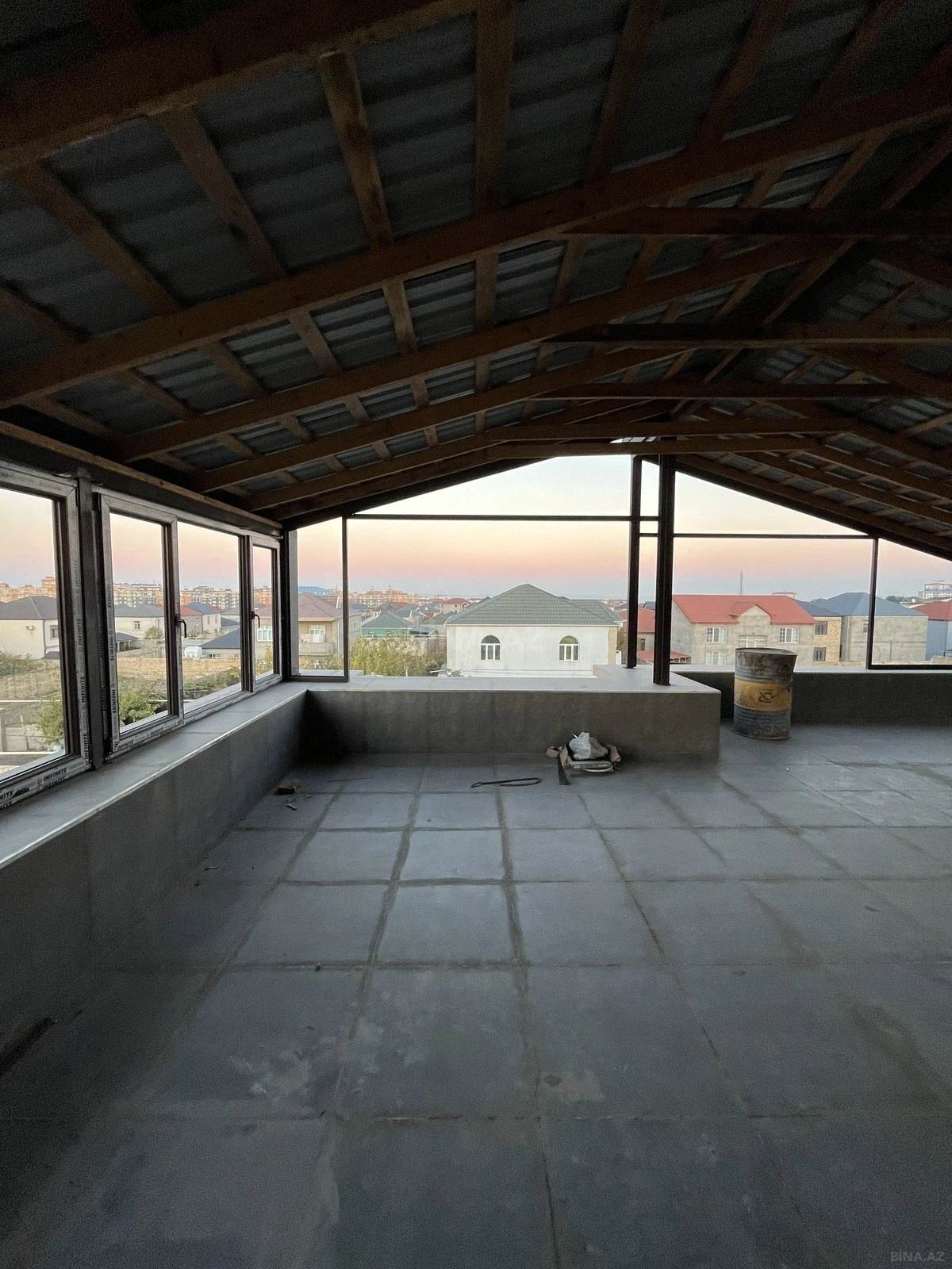 Satılır 5 otaqlı həyət evi 195 m²