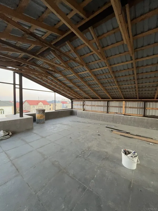 Satılır 5 otaqlı həyət evi 195 m²