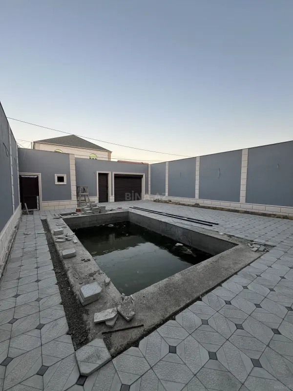 Satılır 5 otaqlı həyət evi 195 m²