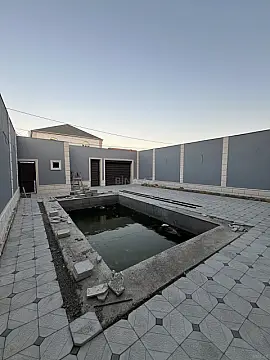 Satılır 5 otaqlı həyət evi 195 m²