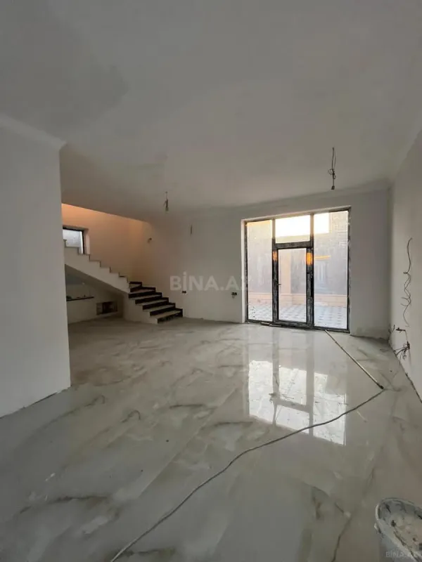 Satılır 4 otaqlı həyət evi 195 m²