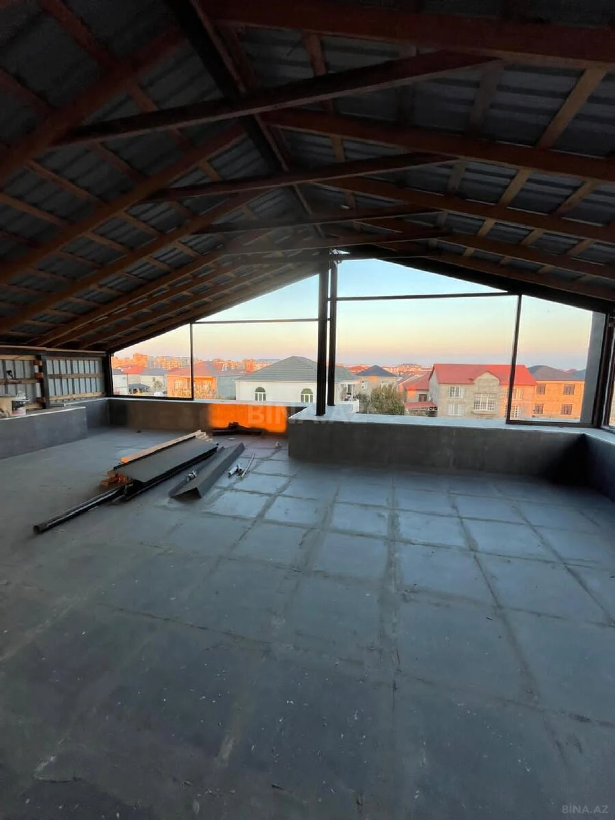 Satılır 4 otaqlı həyət evi 195 m²