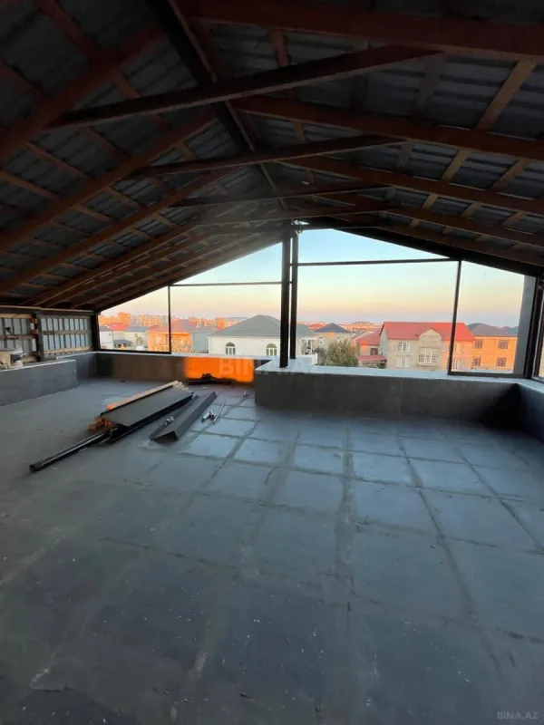 Satılır 4 otaqlı həyət evi 195 m²