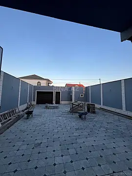 Satılır 4 otaqlı həyət evi 195 m²
