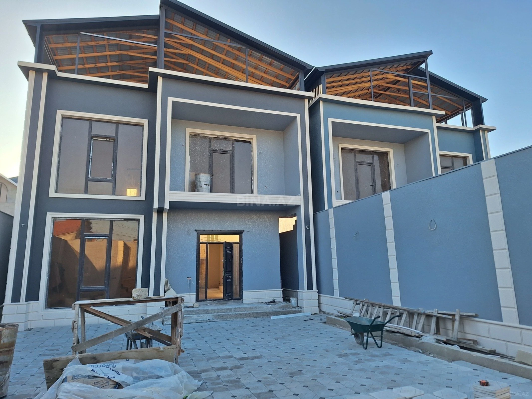 Satılır 4 otaqlı həyət evi 195 m²