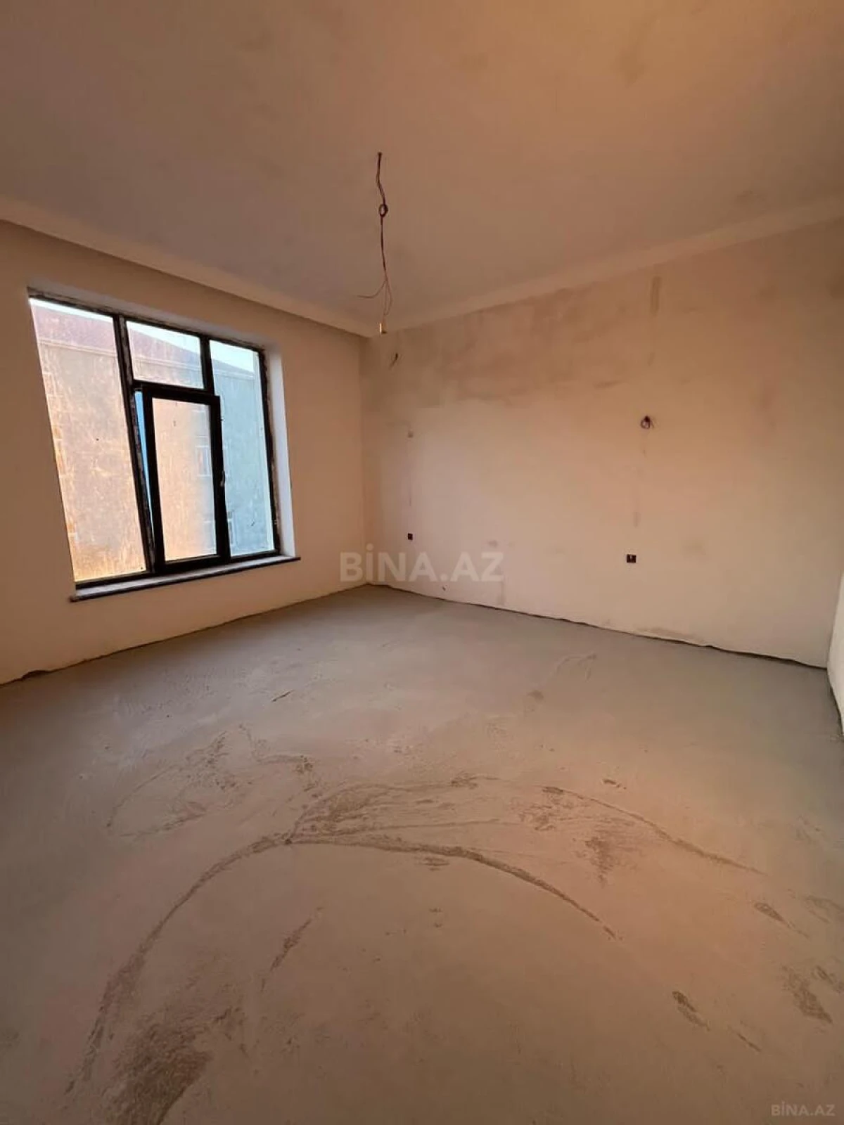 Satılır 4 otaqlı həyət evi 195 m²