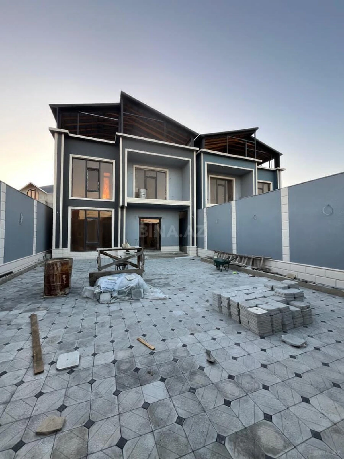 Satılır 4 otaqlı həyət evi 195 m²