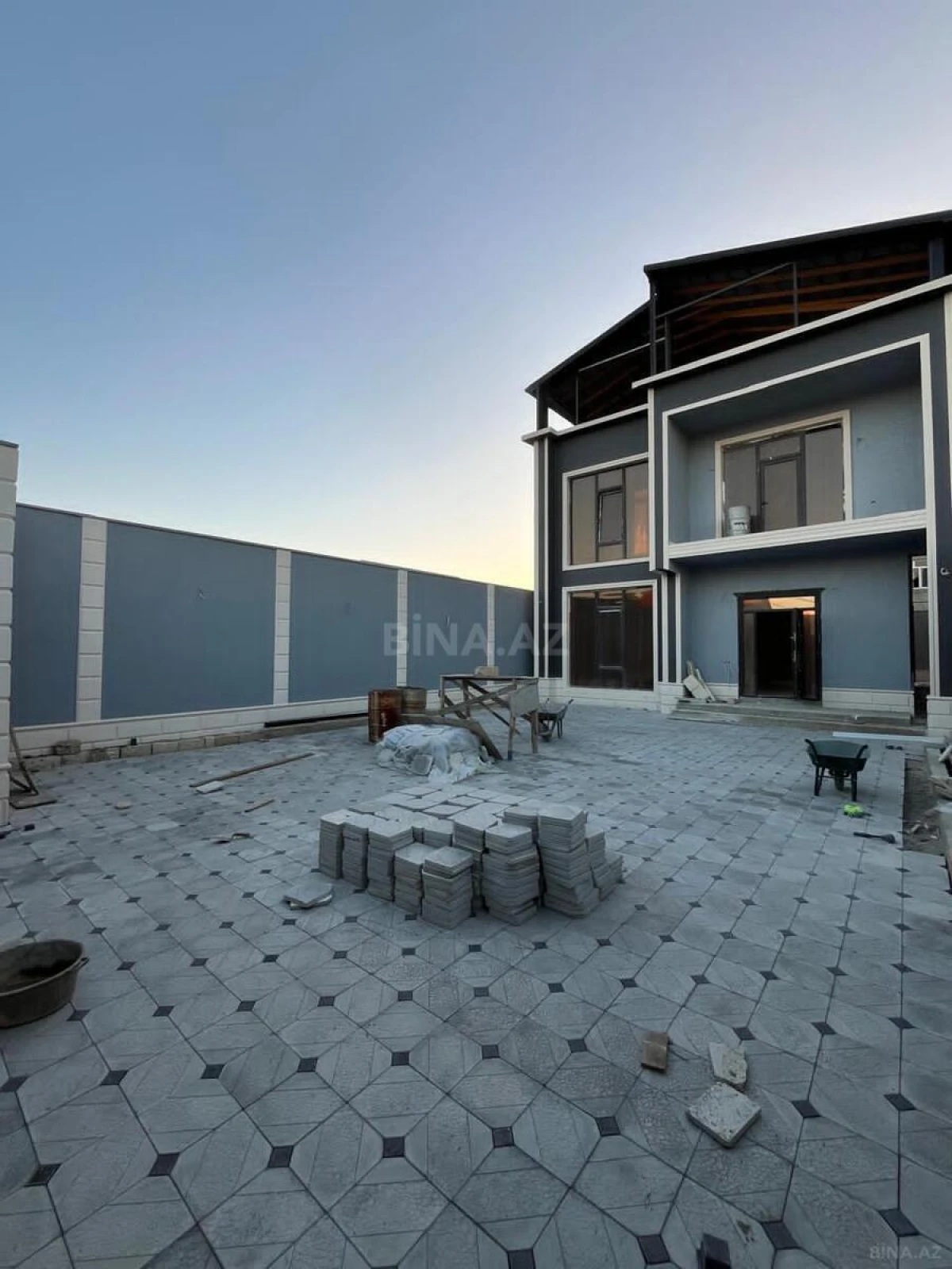 Satılır 4 otaqlı həyət evi 195 m²