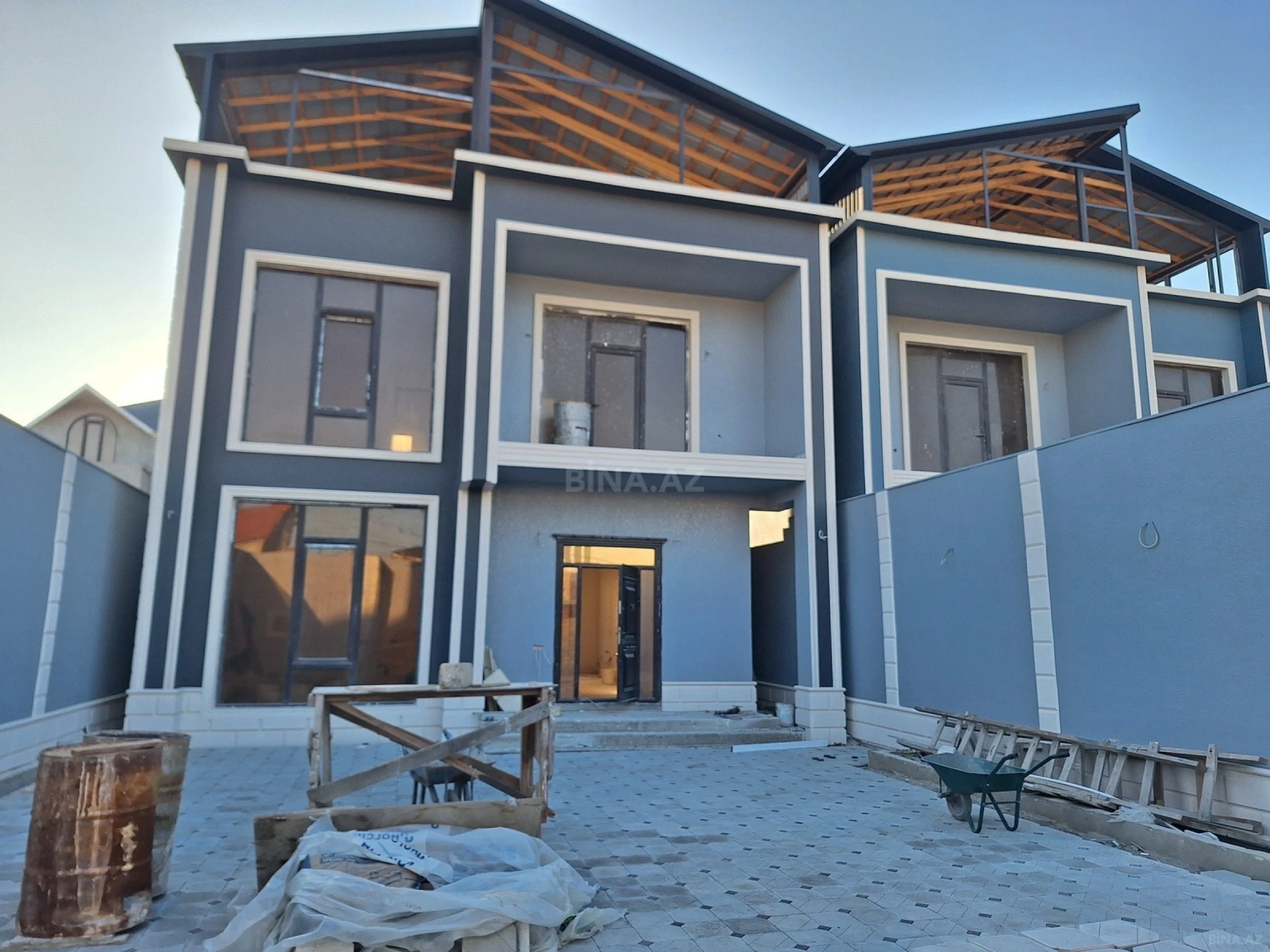 Satılır 4 otaqlı həyət evi 195 m²