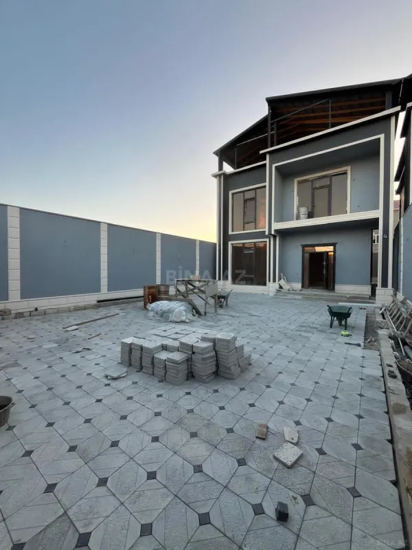 Satılır 4 otaqlı həyət evi 195 m²
