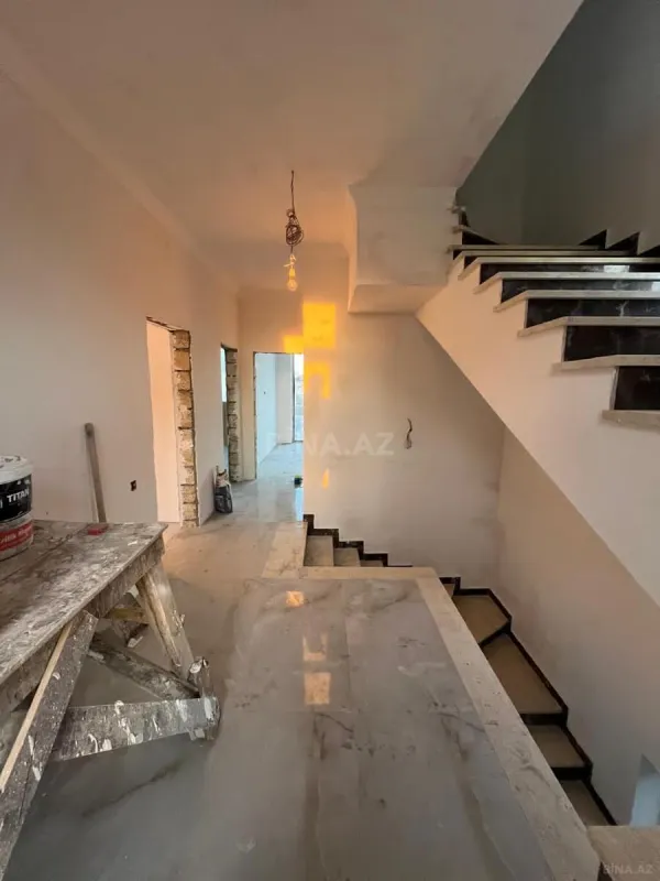 Satılır 4 otaqlı həyət evi 195 m²