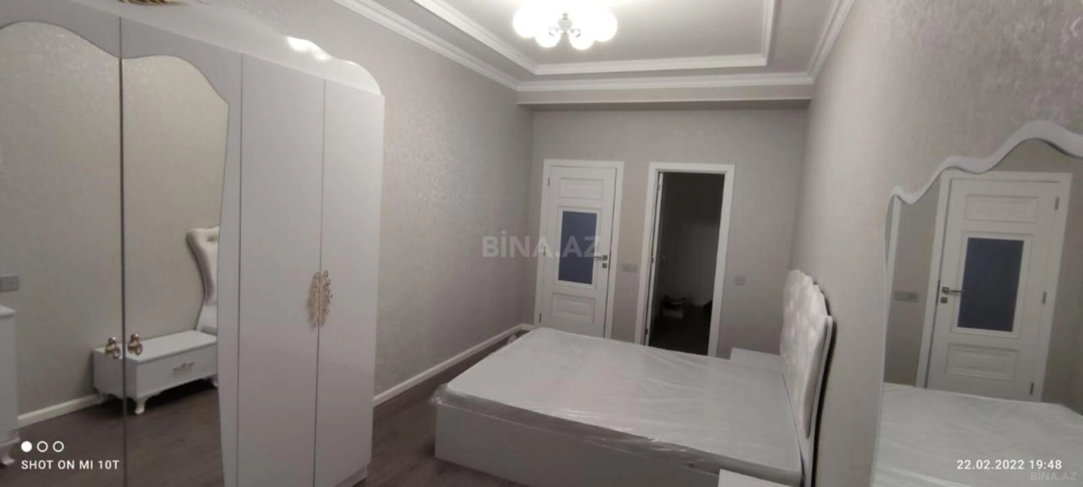 Satılır 2 otaqlı mənzil 87 m²