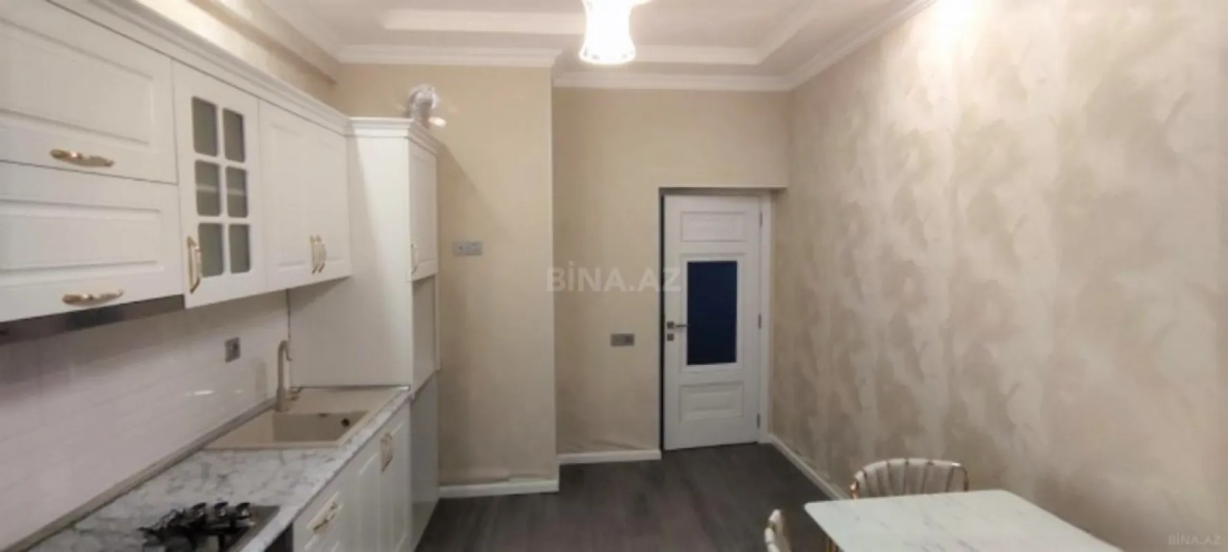 Satılır 2 otaqlı mənzil 87 m²