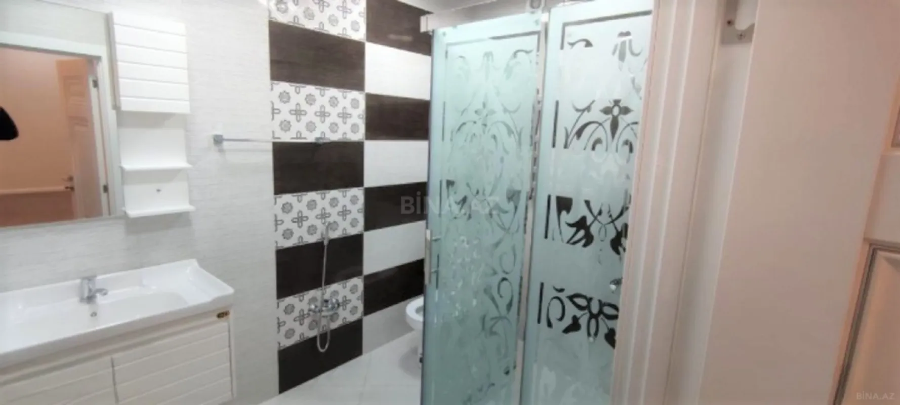 Satılır 2 otaqlı mənzil 87 m²